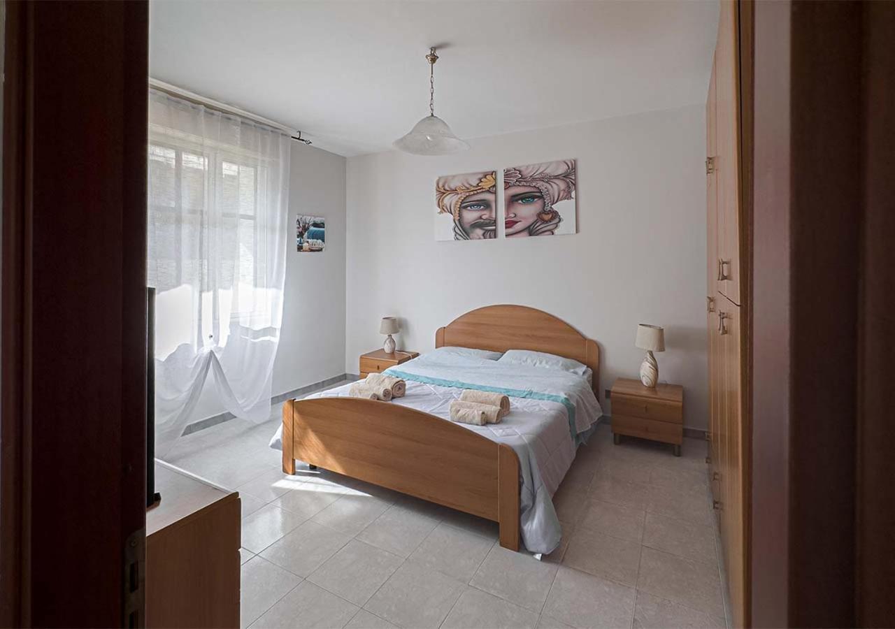 Seashore House - Appartamento A 100 Mt Dal Mare Villafranca Tirrena Ngoại thất bức ảnh