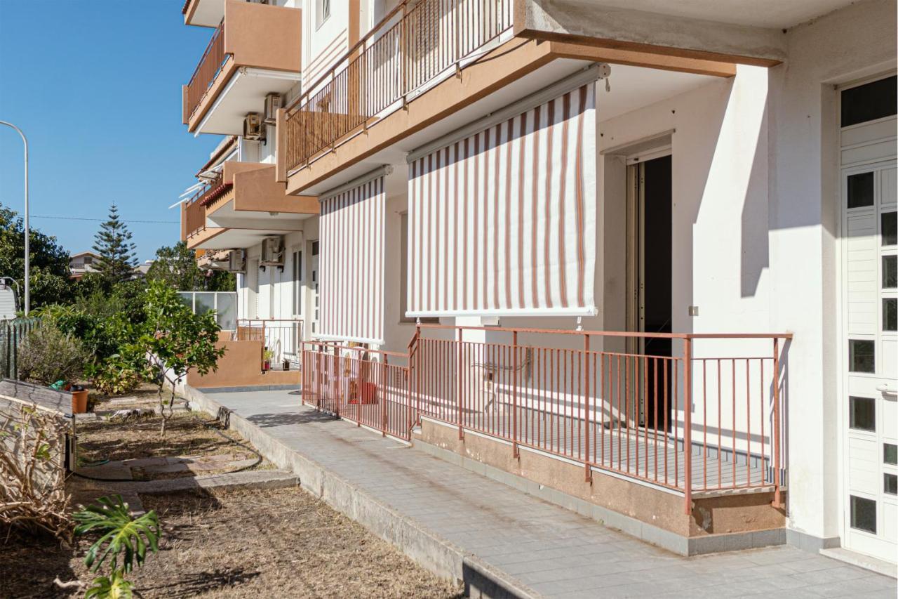Seashore House - Appartamento A 100 Mt Dal Mare Villafranca Tirrena Ngoại thất bức ảnh
