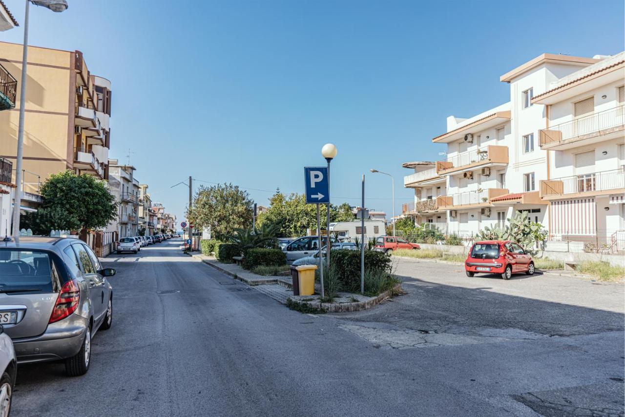 Seashore House - Appartamento A 100 Mt Dal Mare Villafranca Tirrena Ngoại thất bức ảnh